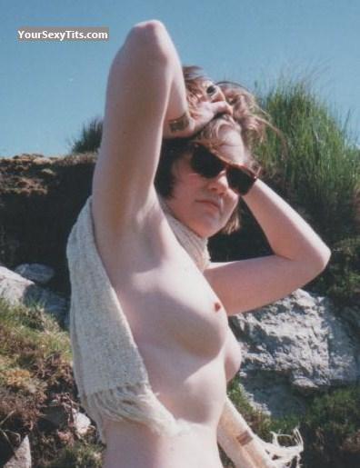 Mittelgrosser Busen Topless Emily